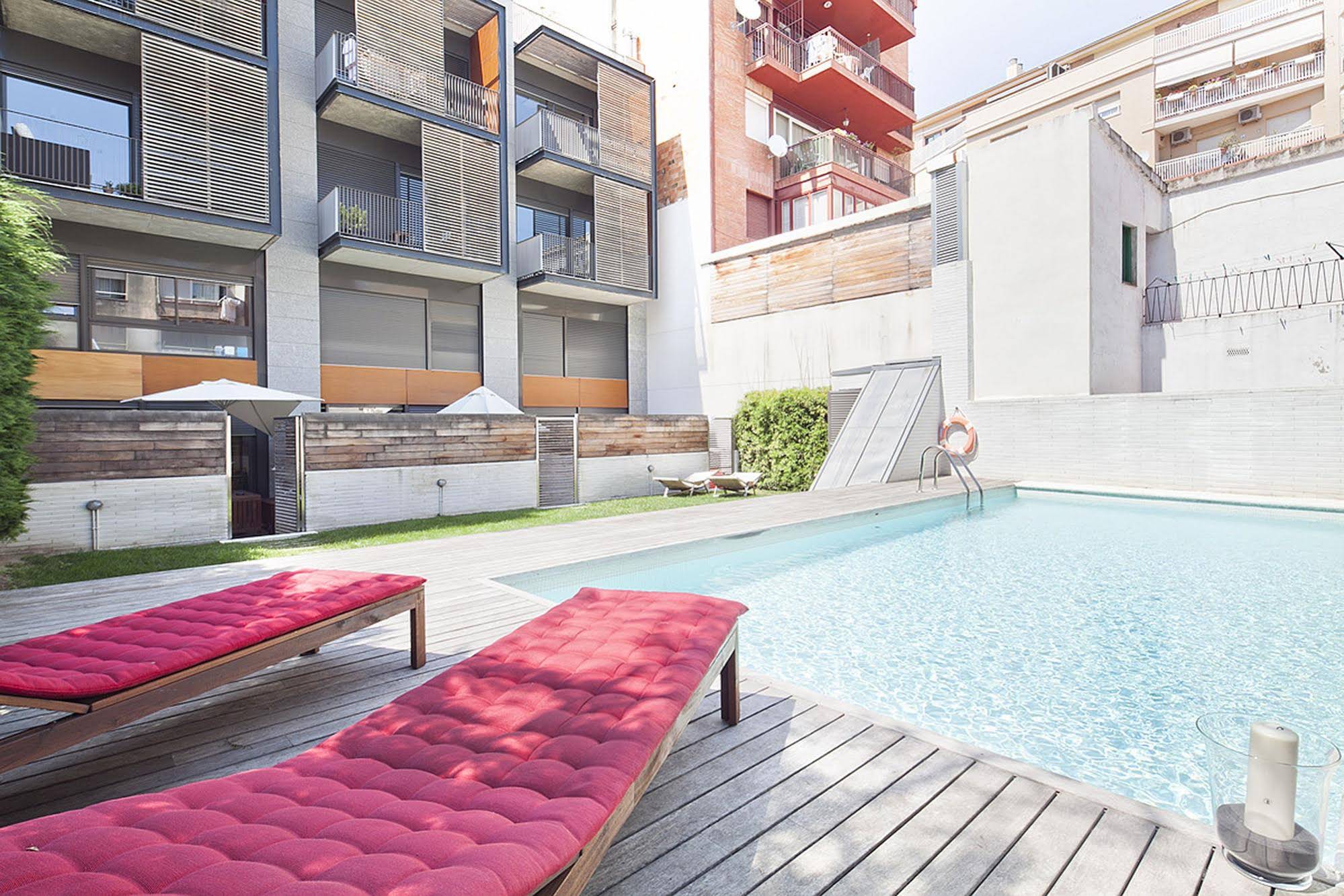 My Space Barcelona Gracia Pool Center