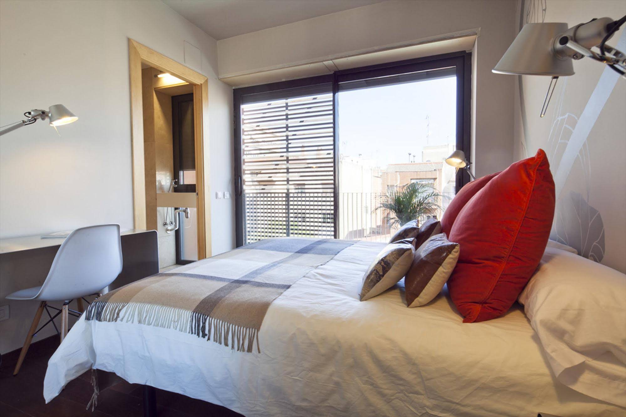 My Space Barcelona Gracia Pool Center