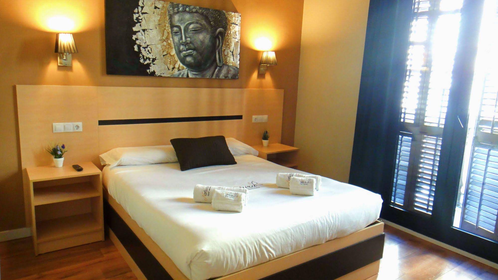 Natura Barcelona Hostal