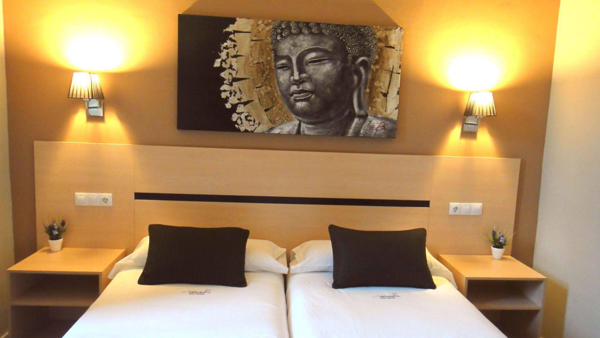 Natura Barcelona Hostal