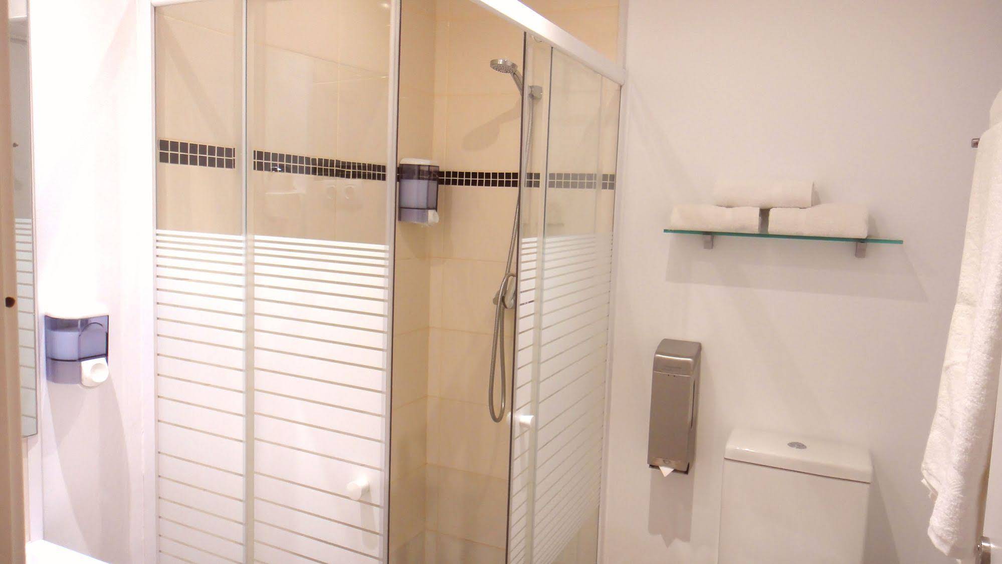 Natura Barcelona Hostal