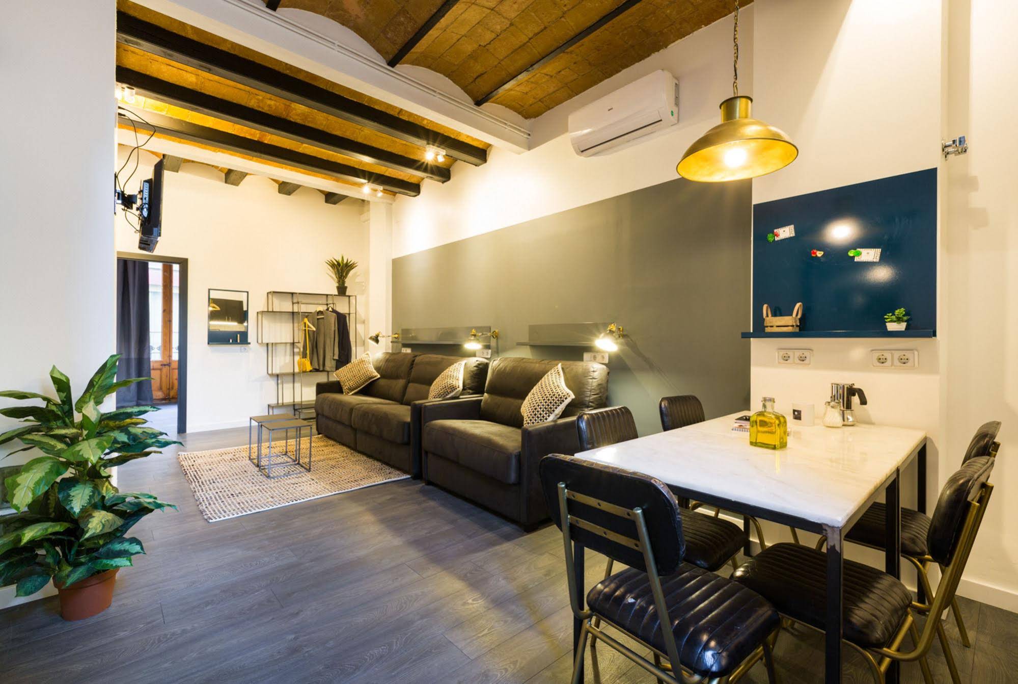 No 23 - The Streets Apartments
