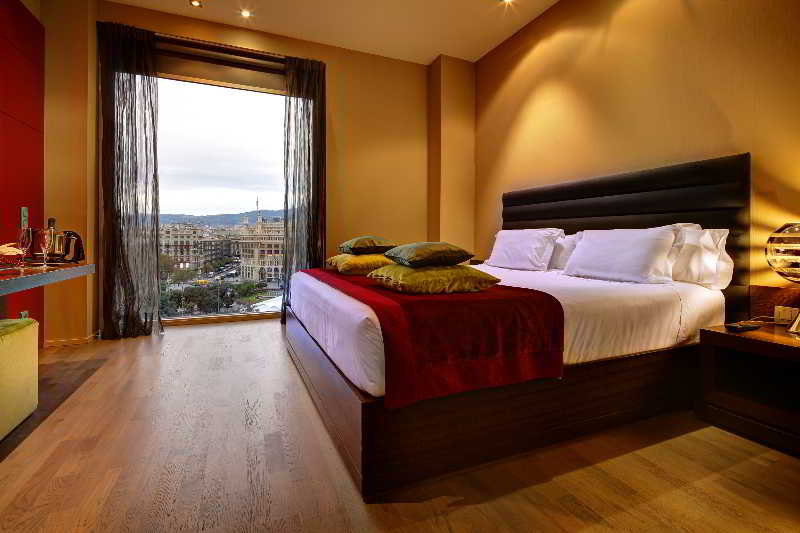 Olivia Plaza Hotel