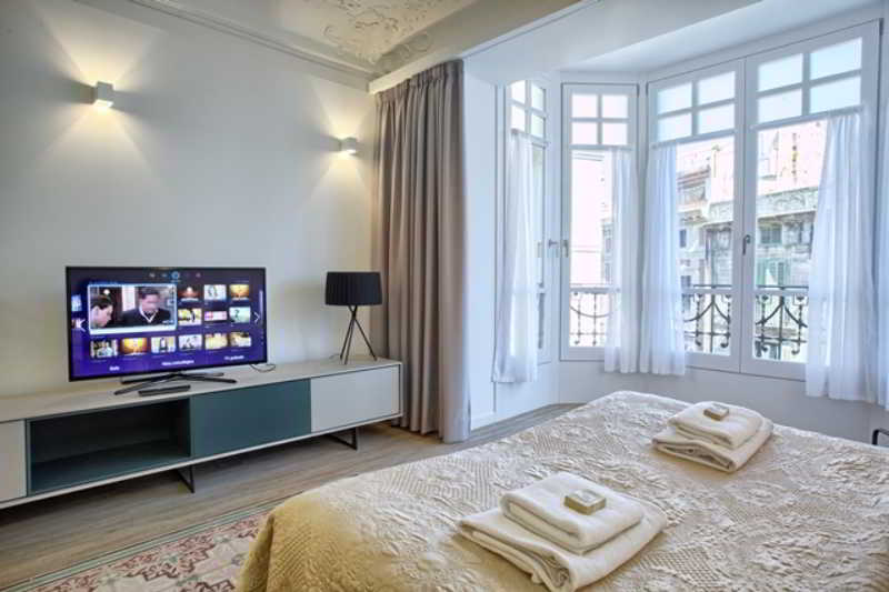 Portaferrissa Apartments