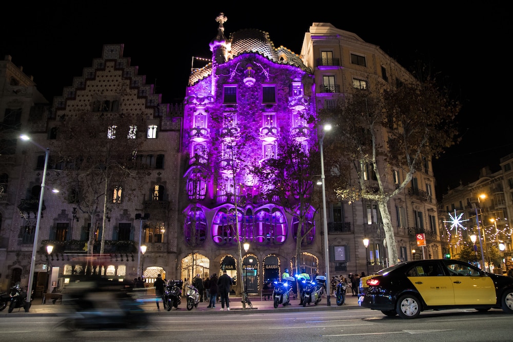 Sant Jordi Hostel Alberg/Lluria