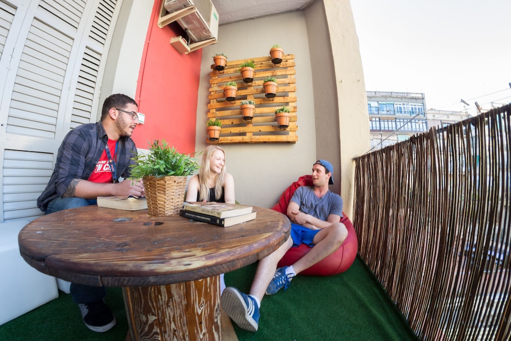 Sant Jordi Hostel Alberg/Lluria
