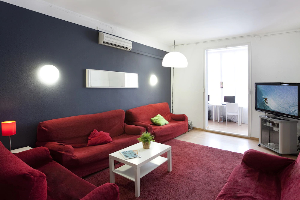 Sant Jordi Hostel Alberg/Lluria