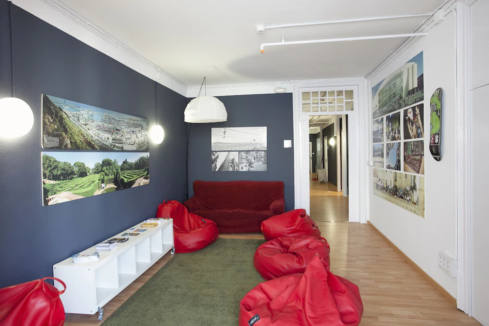 Sant Jordi Hostel Alberg/Lluria