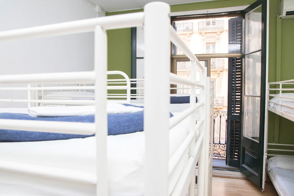 Sant Jordi Hostel Alberg/Lluria