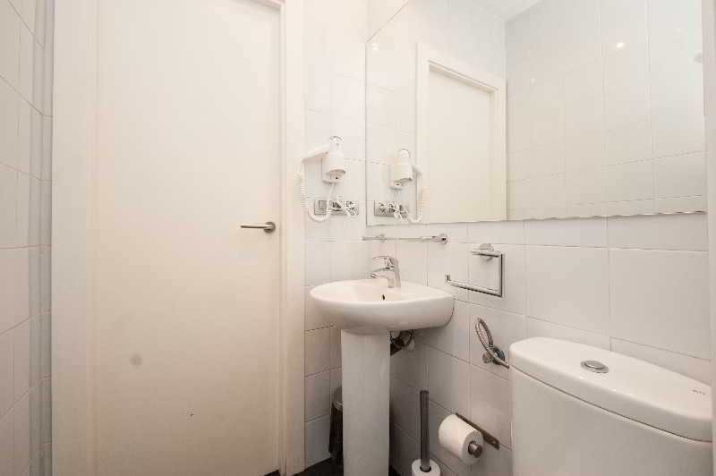 Liceu Apartments by Gaiarooms