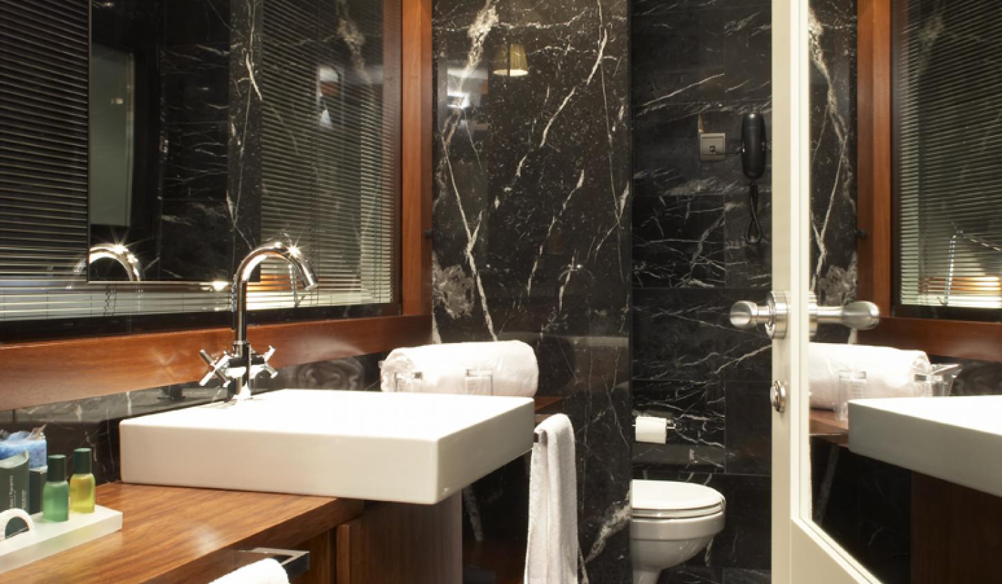U232 Hotel