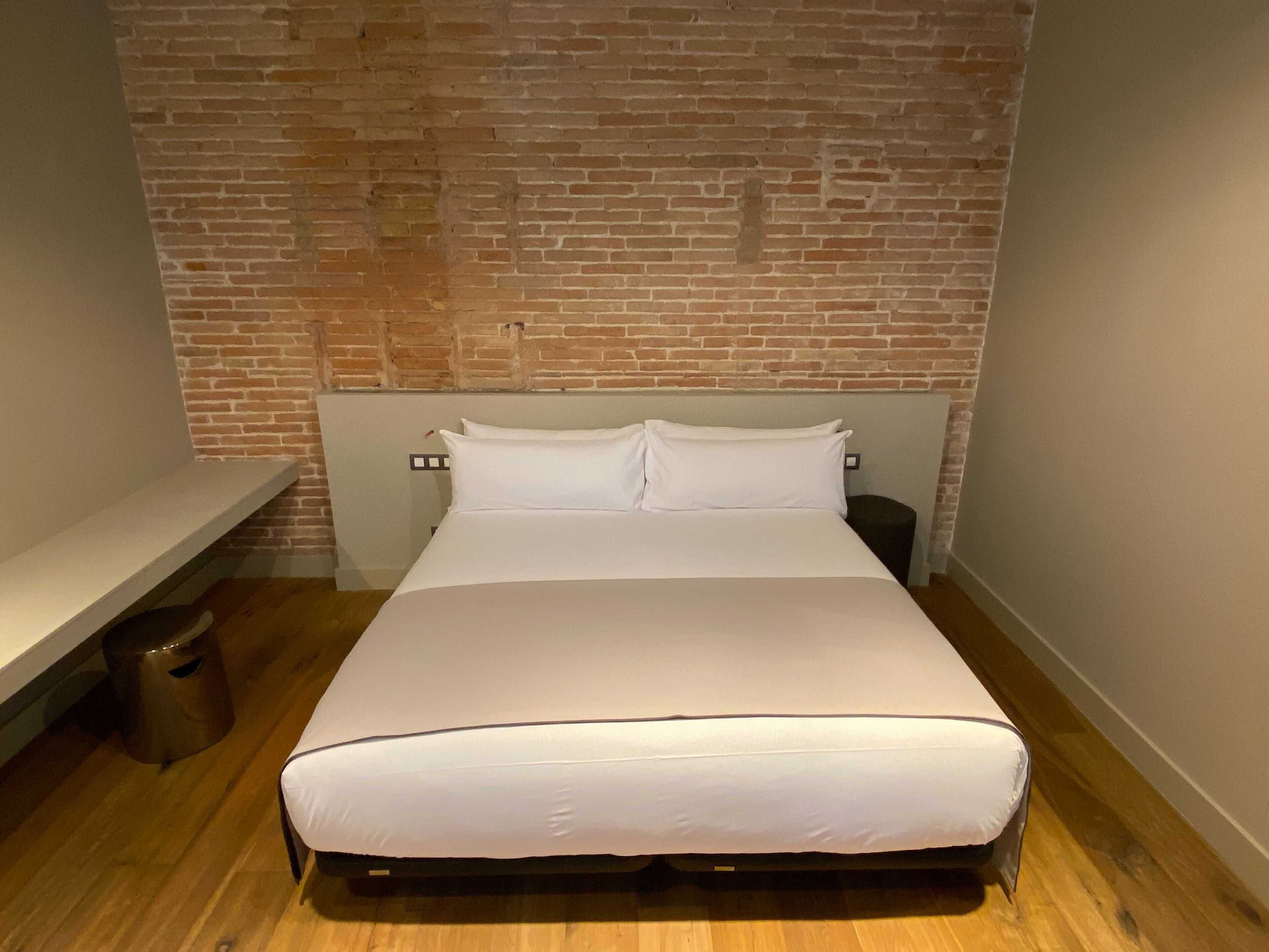 UMA Suites Barcelona Pau Claris Guesthouse