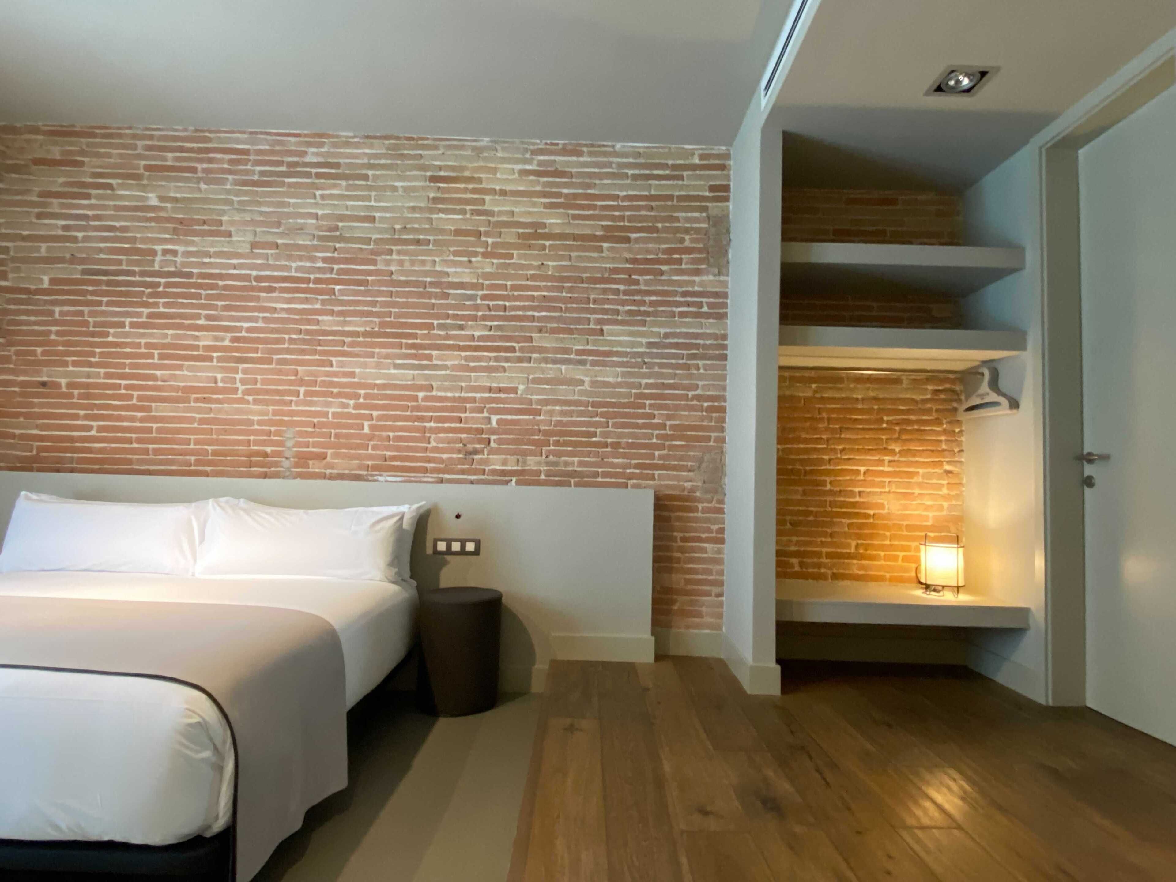 UMA Suites Barcelona Pau Claris Guesthouse