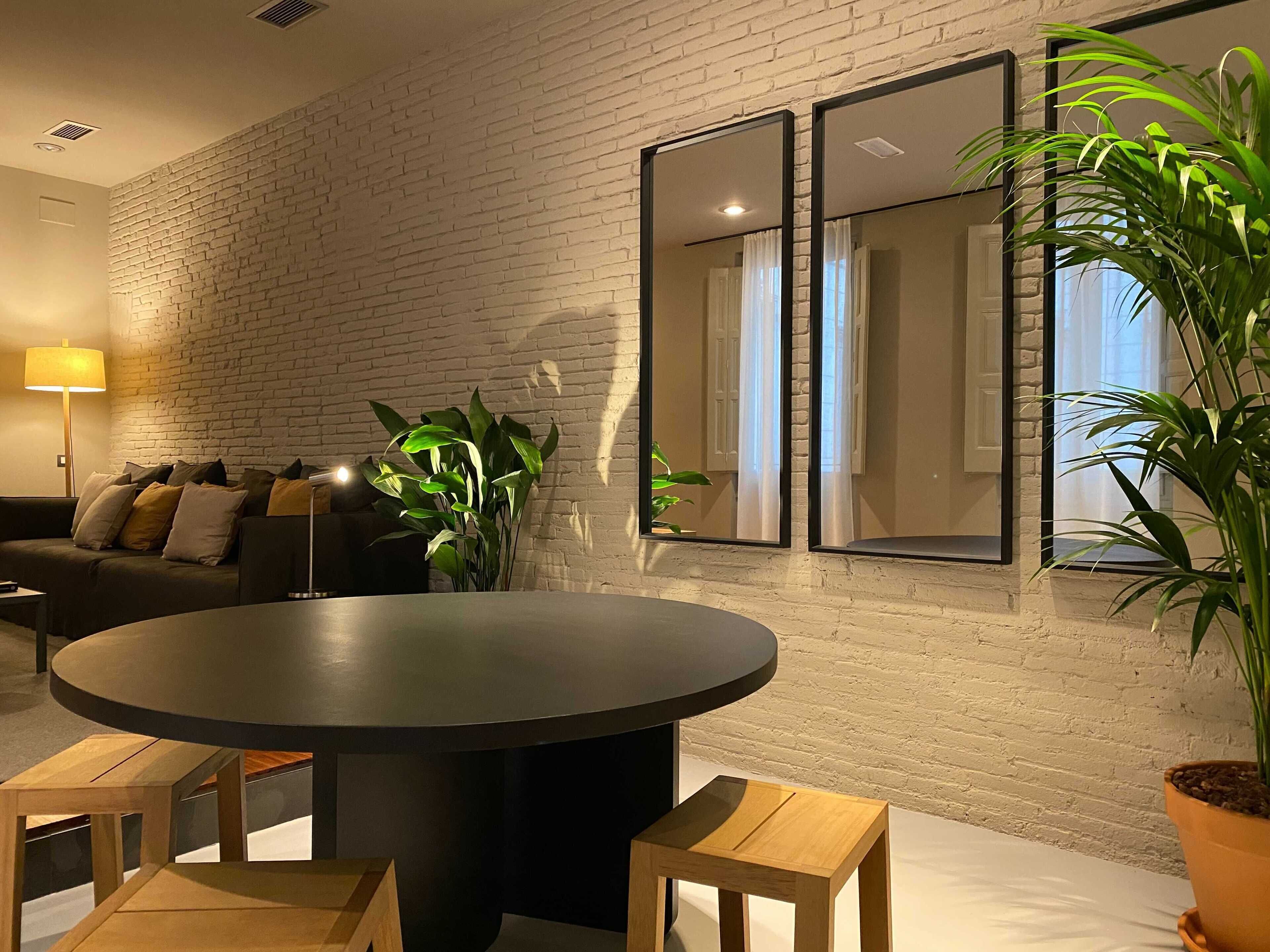 UMA Suites Barcelona Pau Claris Guesthouse