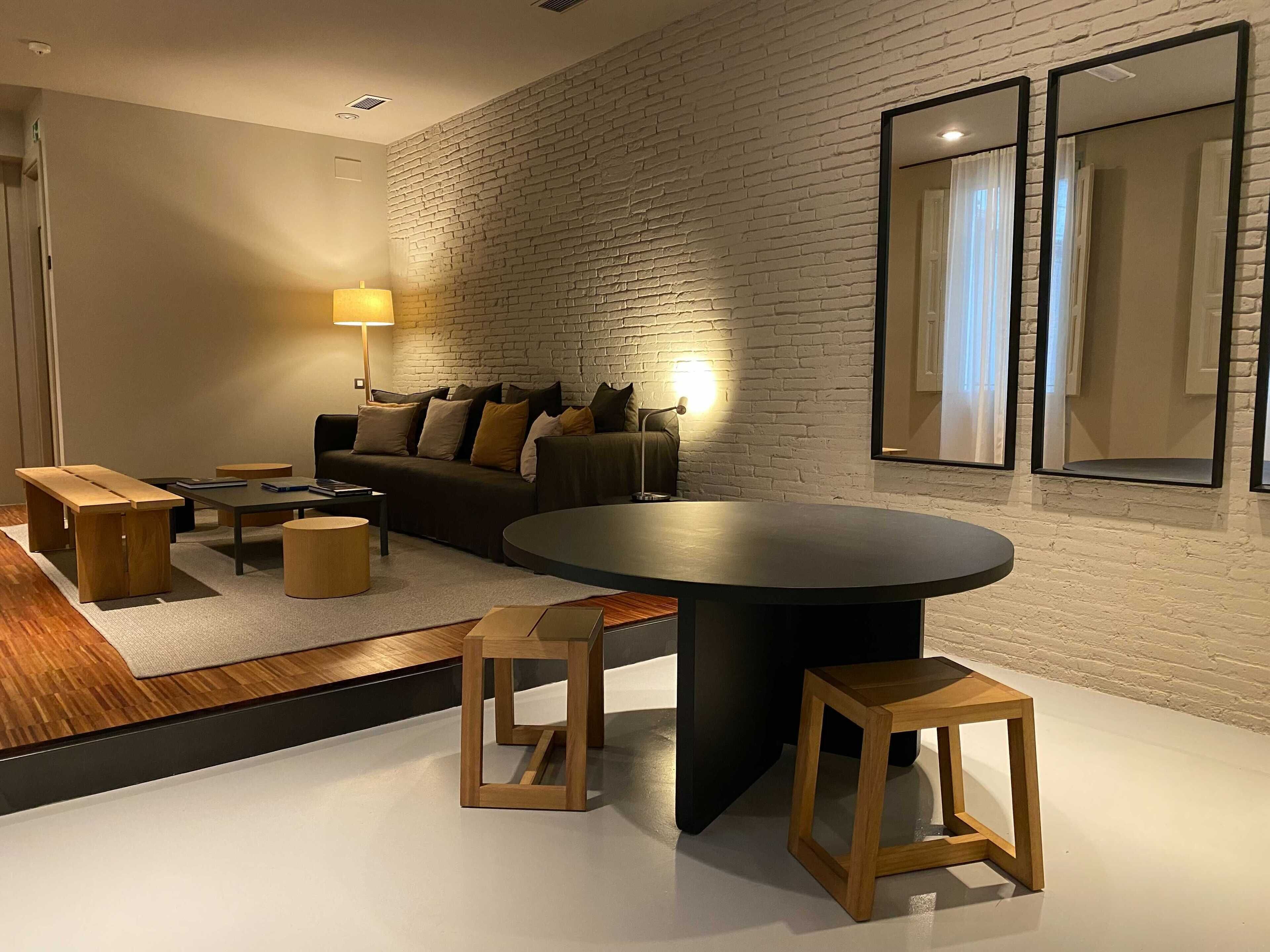 UMA Suites Barcelona Pau Claris Guesthouse