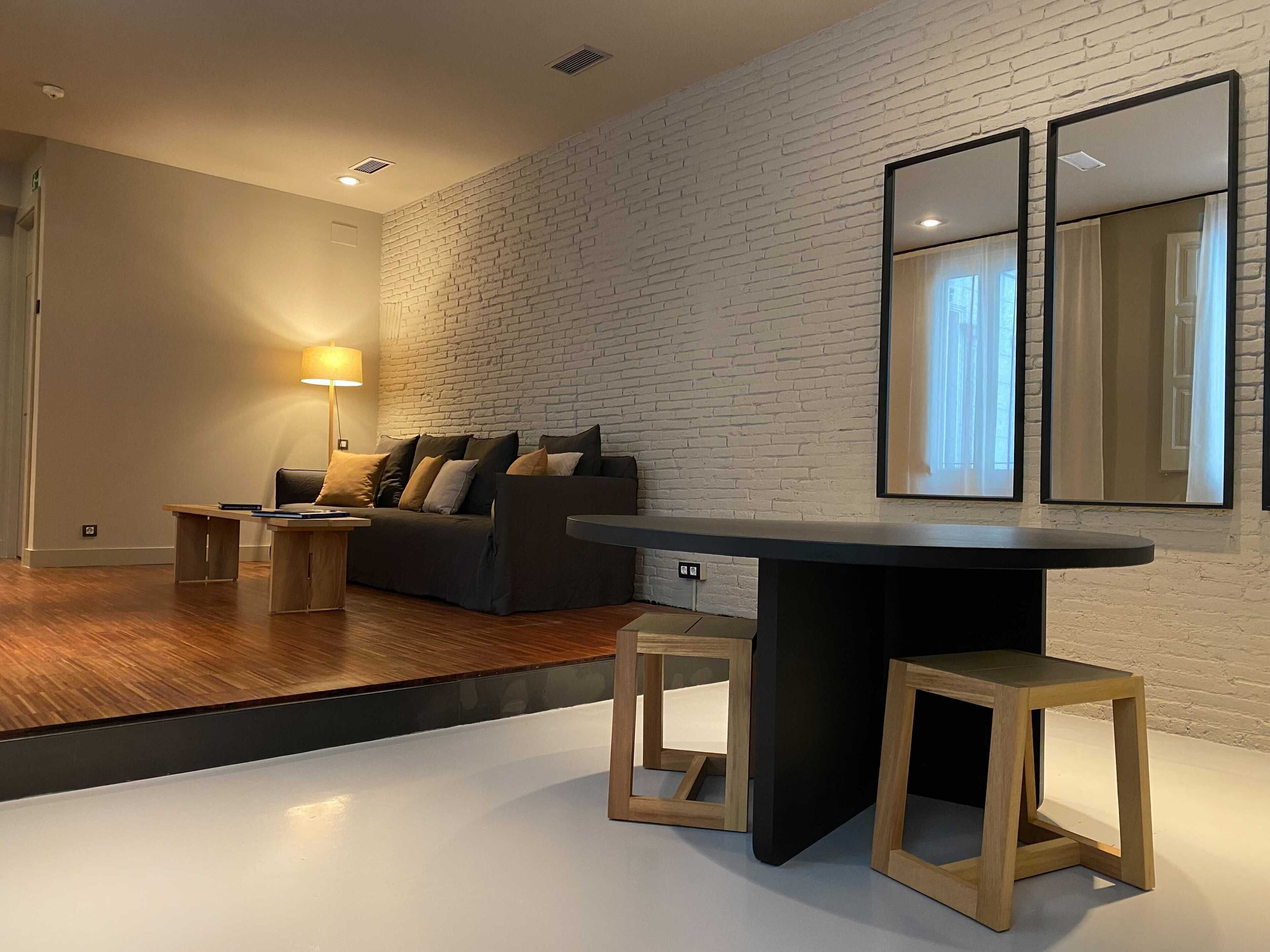 UMA Suites Barcelona Pau Claris Guesthouse