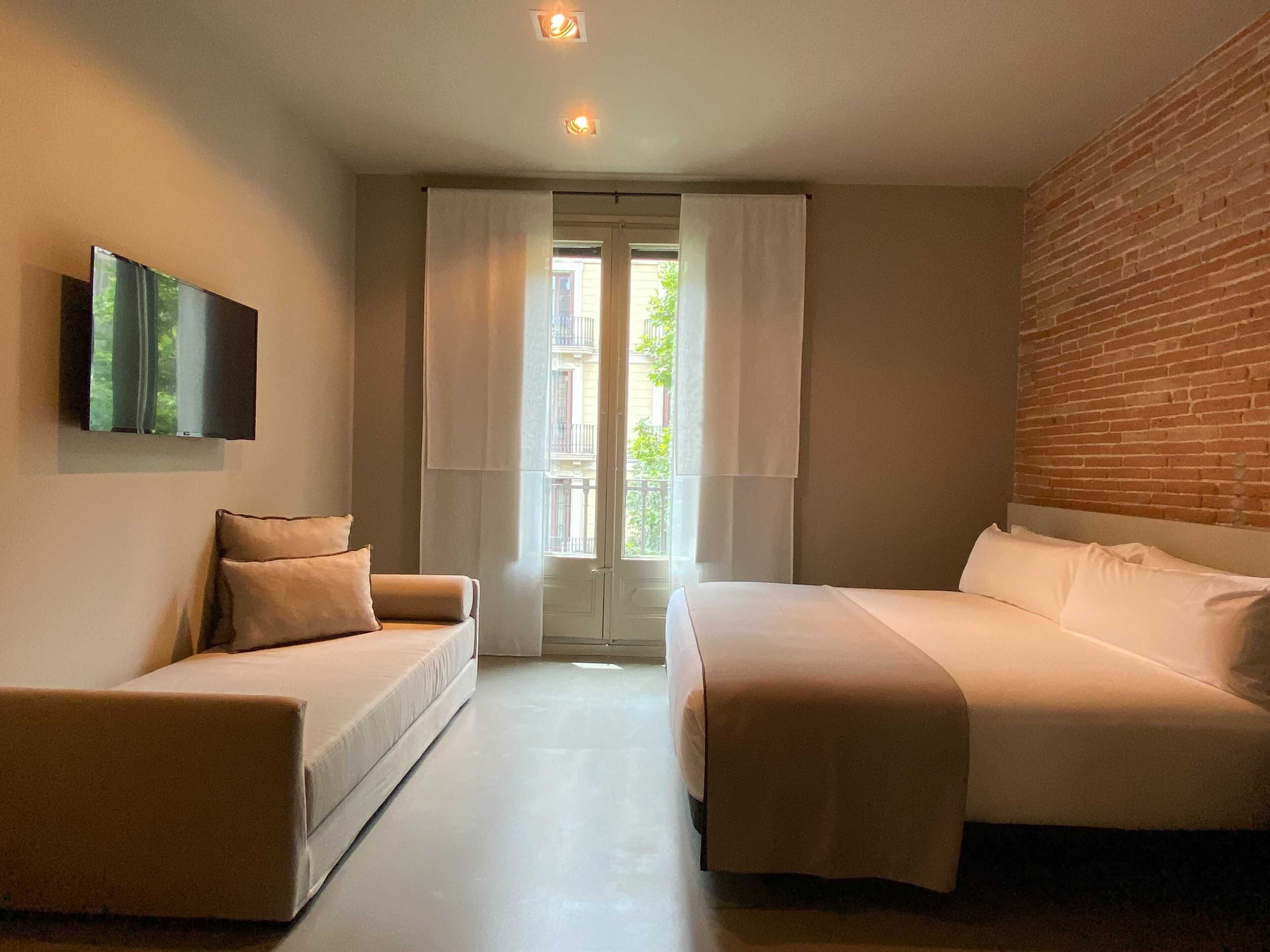 UMA Suites Barcelona Pau Claris Guesthouse