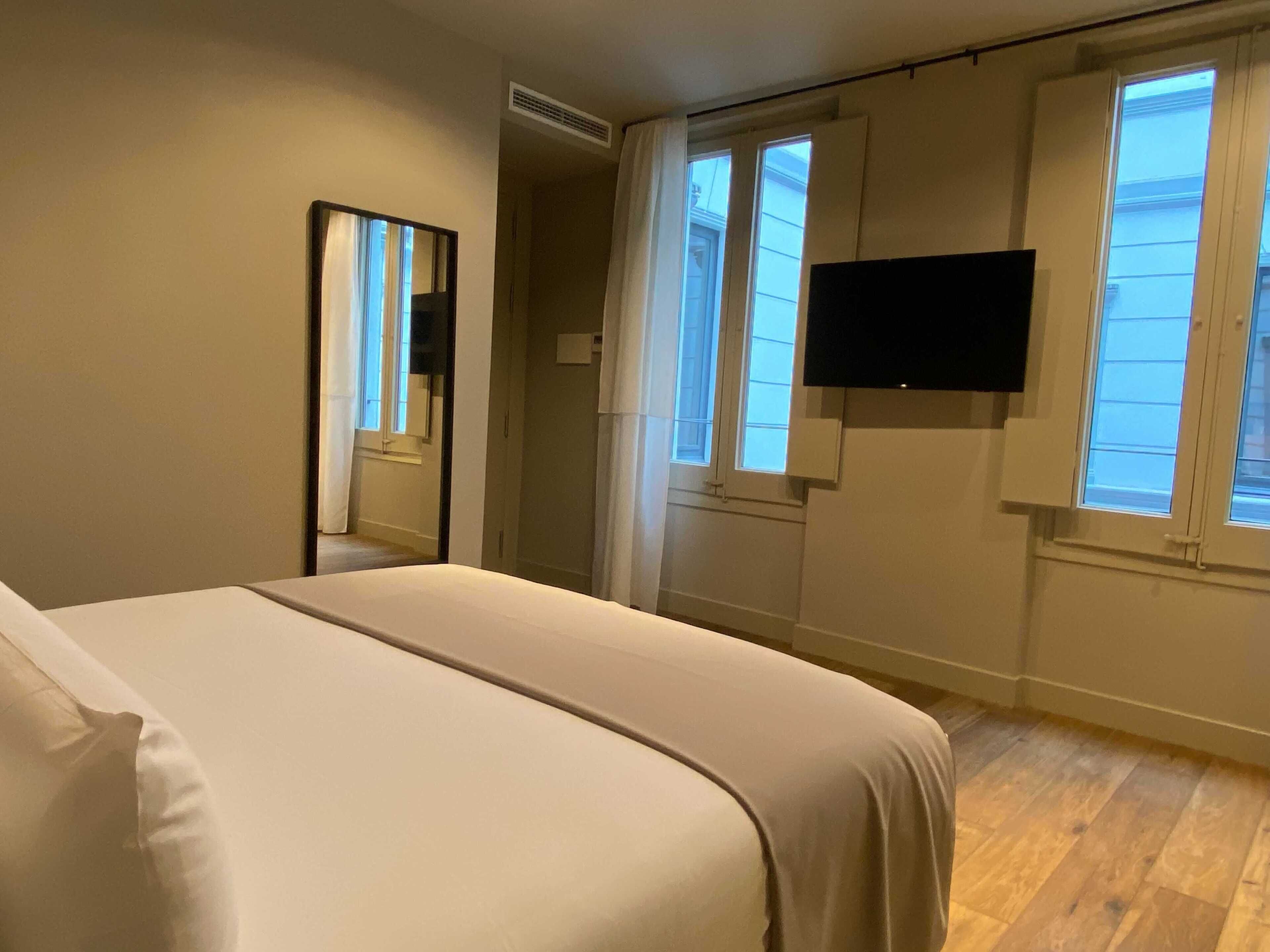 UMA Suites Barcelona Pau Claris Guesthouse