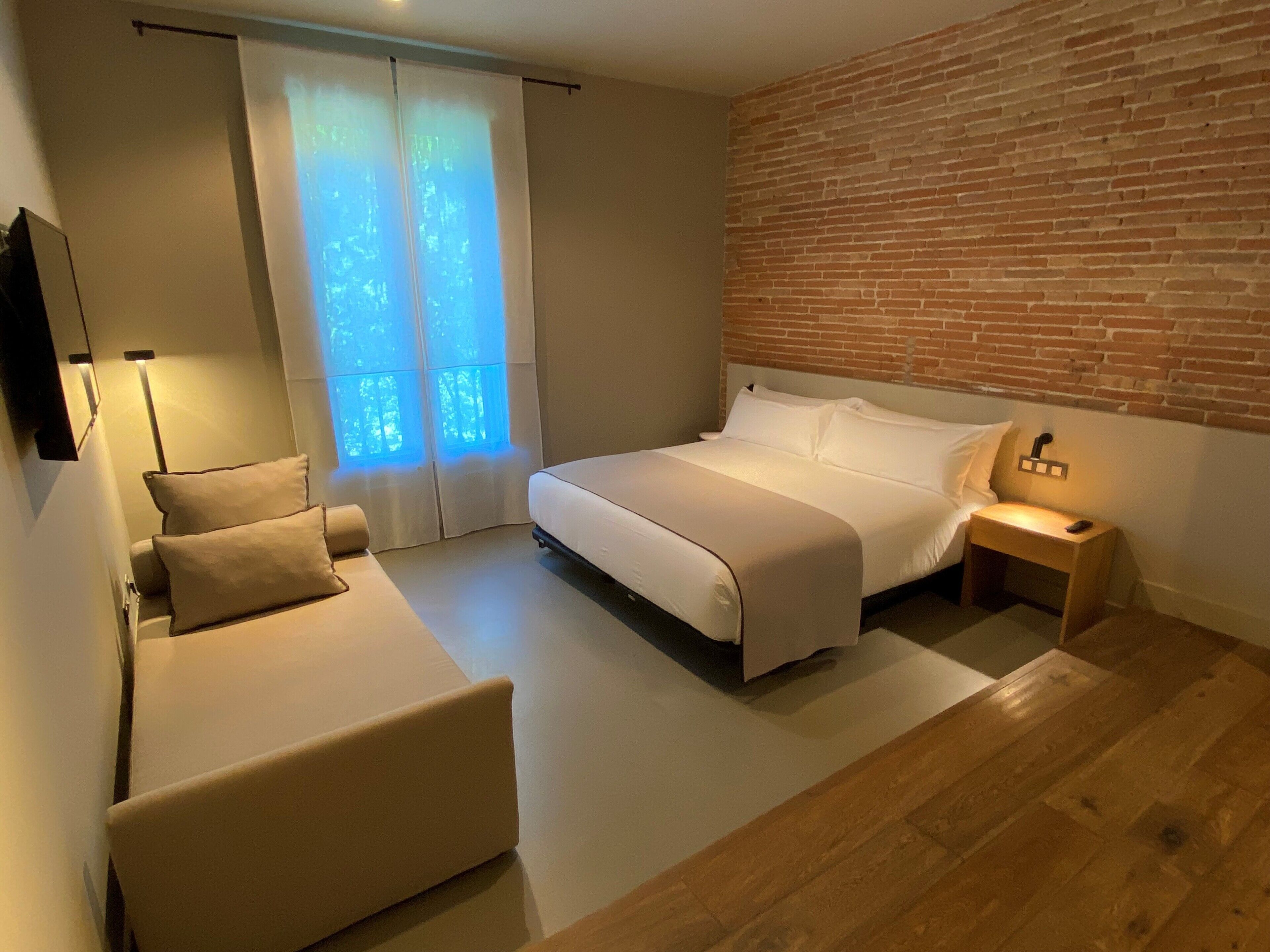 UMA Suites Barcelona Pau Claris Guesthouse