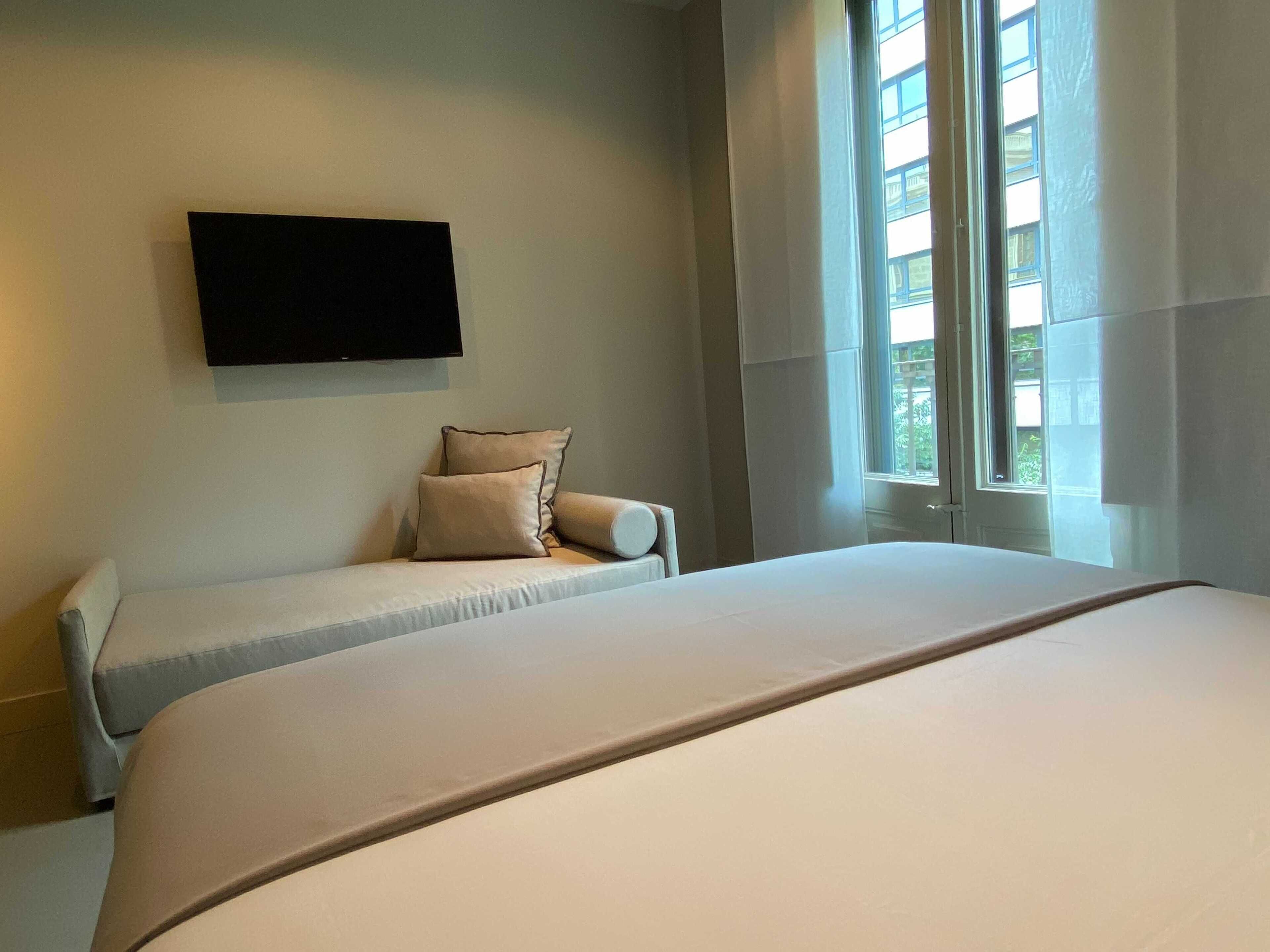 UMA Suites Barcelona Pau Claris Guesthouse