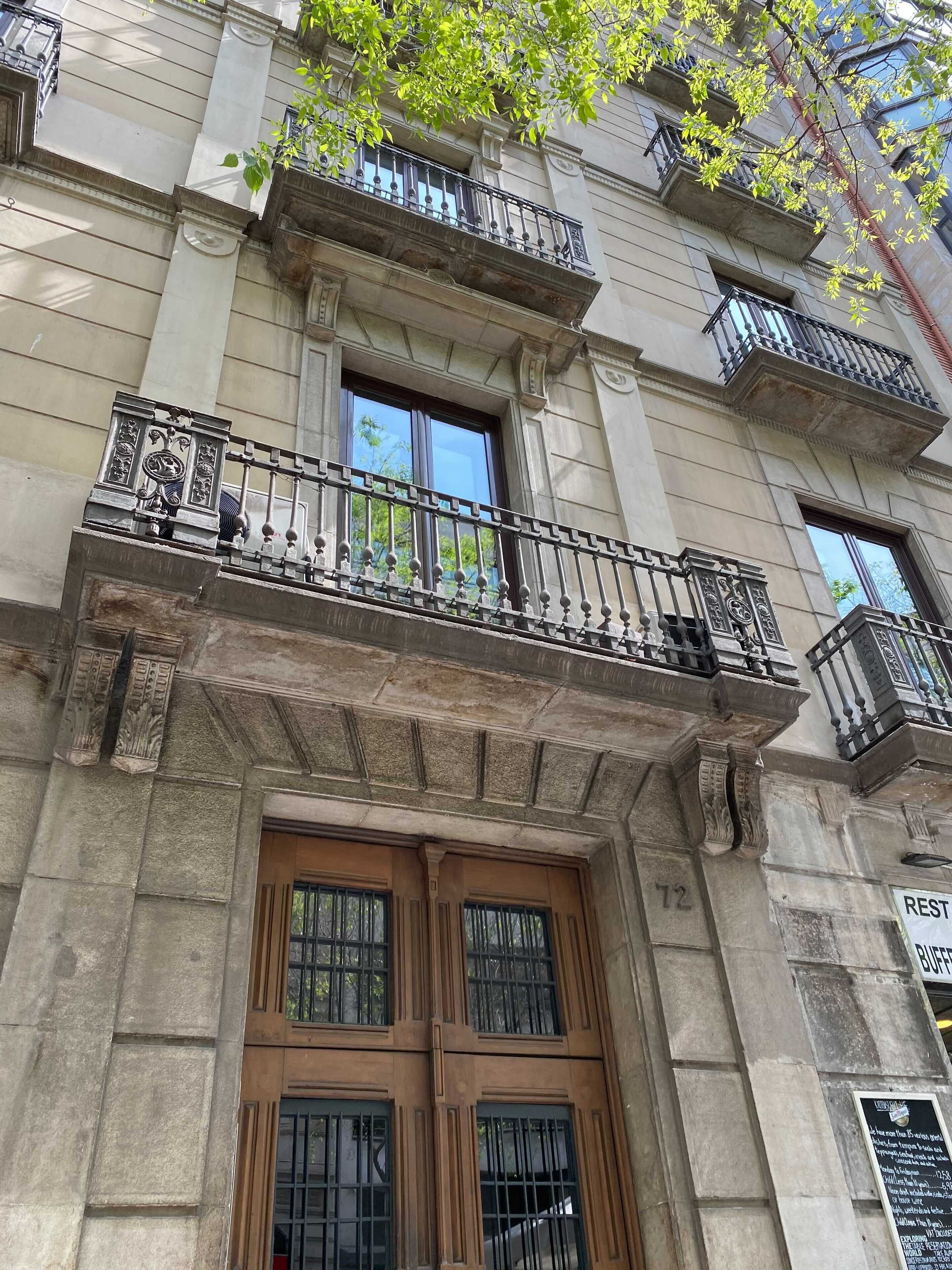 UMA Suites Barcelona Pau Claris Guesthouse