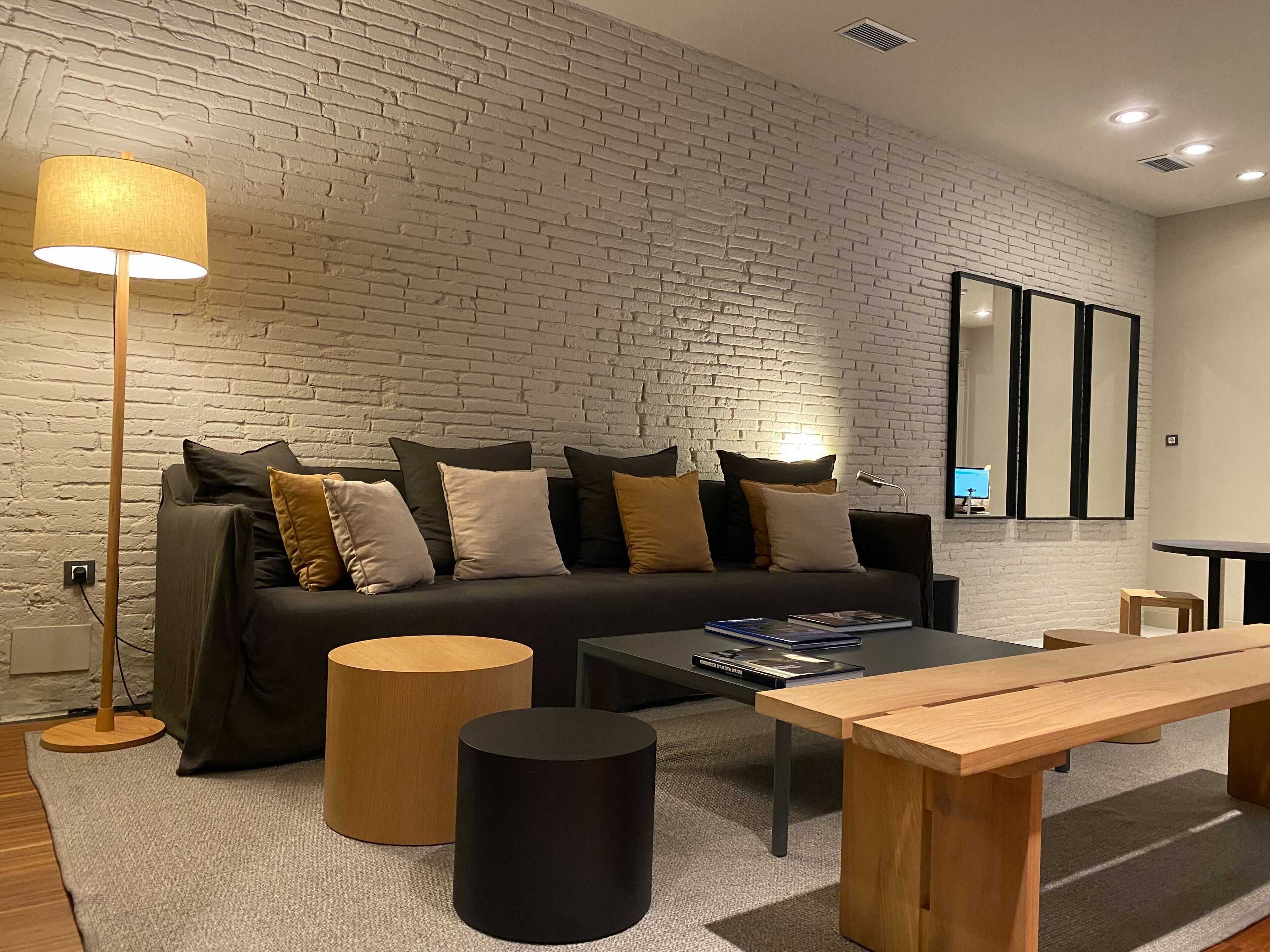 UMA Suites Barcelona Pau Claris Guesthouse
