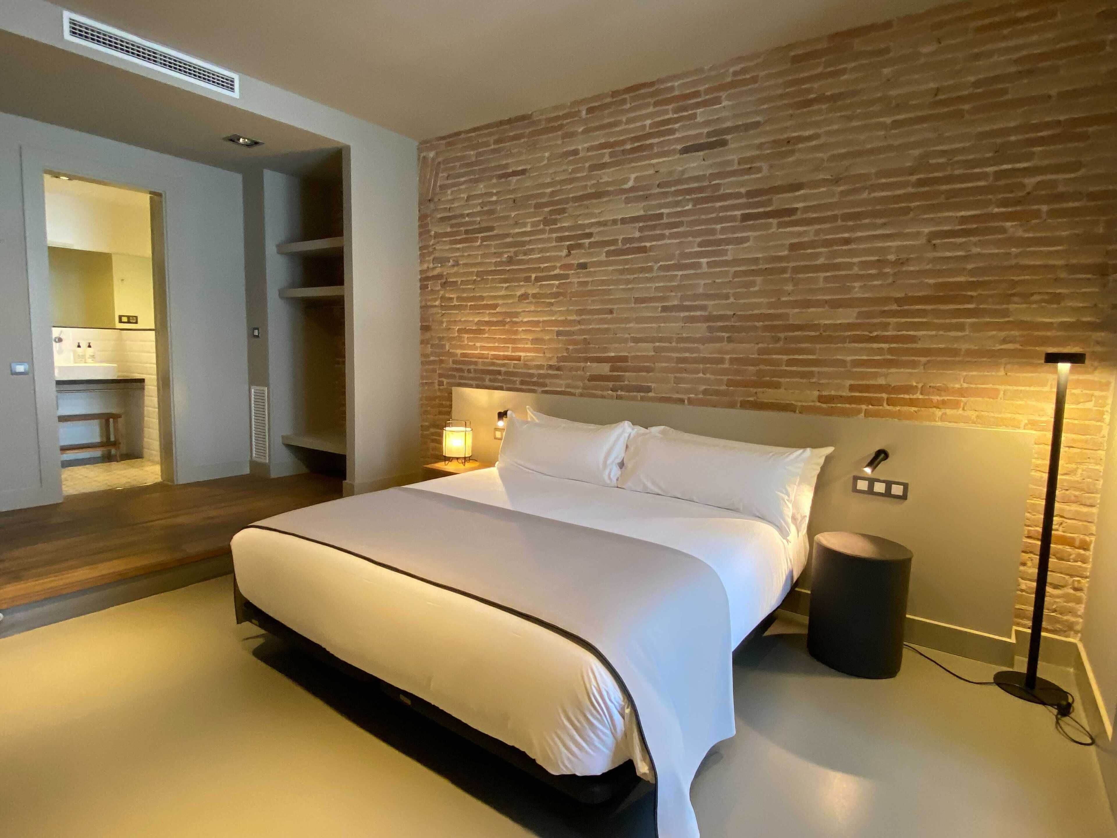 UMA Suites Barcelona Pau Claris Guesthouse