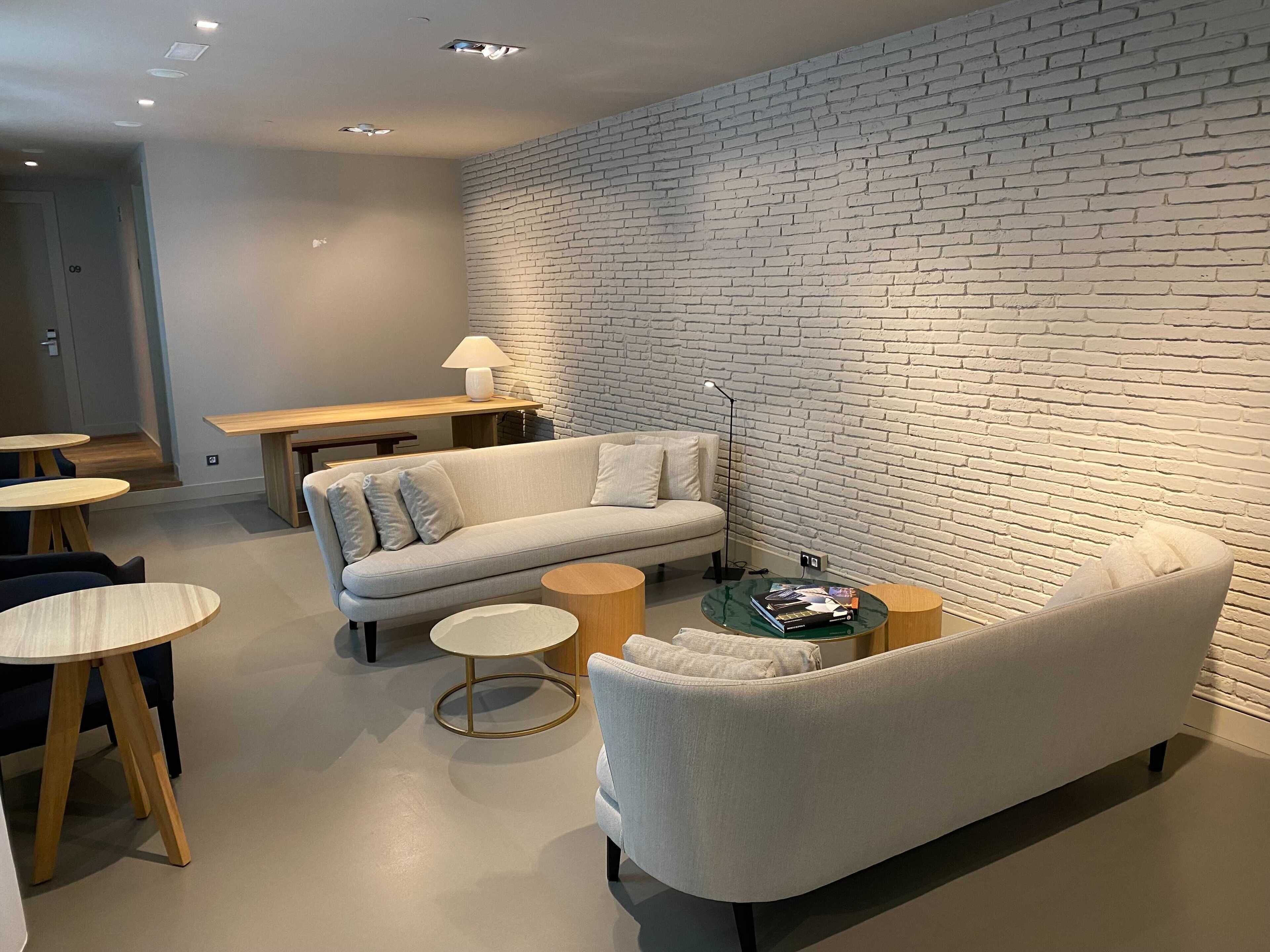 UMA Suites Barcelona Pau Claris Guesthouse