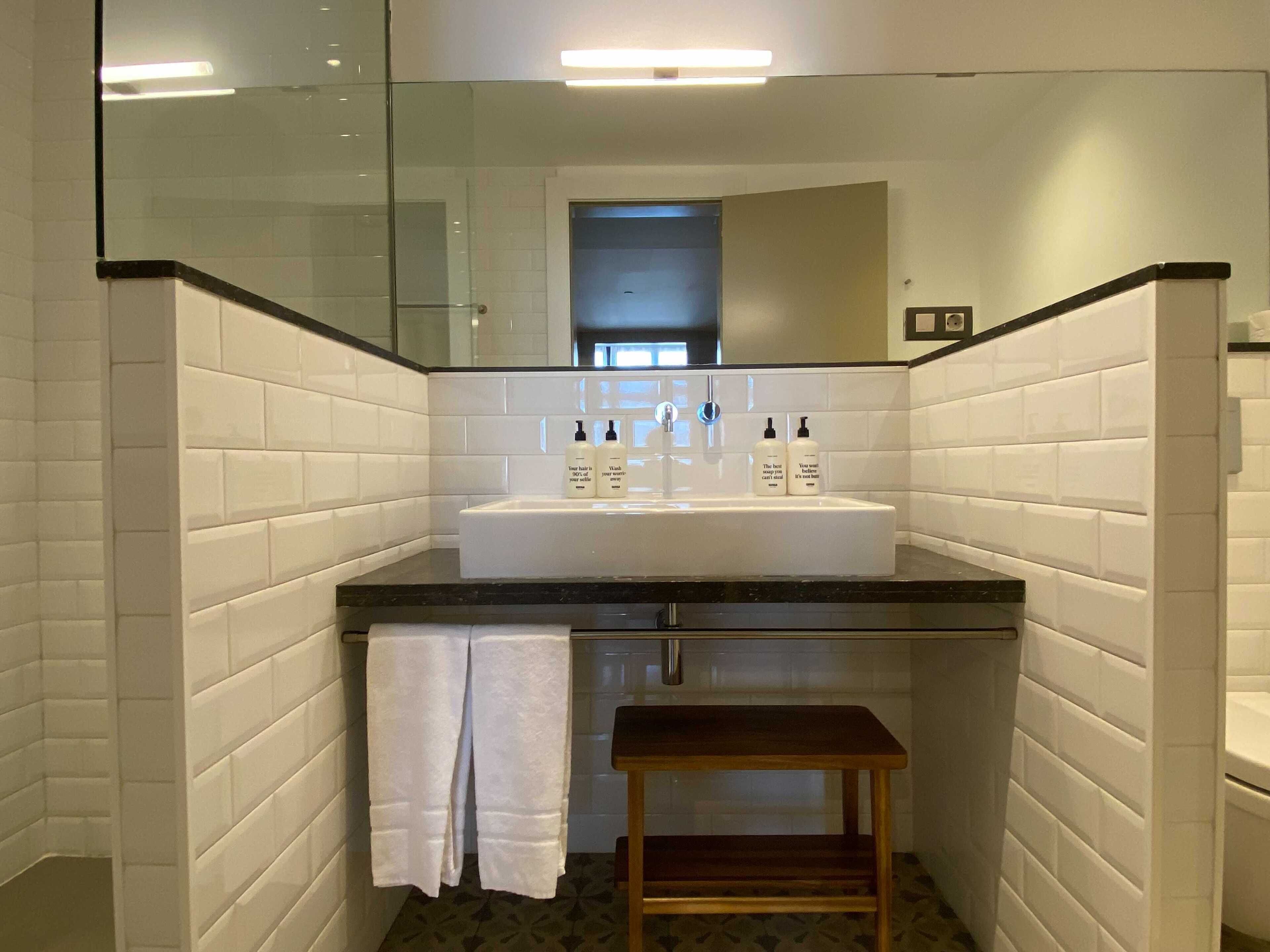 UMA Suites Barcelona Pau Claris Guesthouse