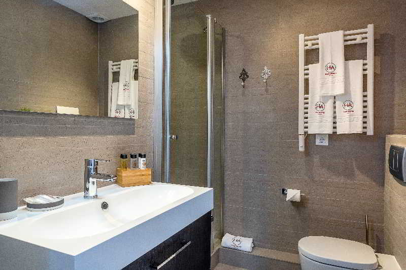 Urban District Vintage Suites