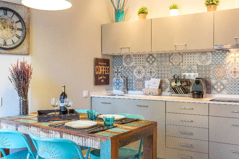 Urban District Vintage Suites