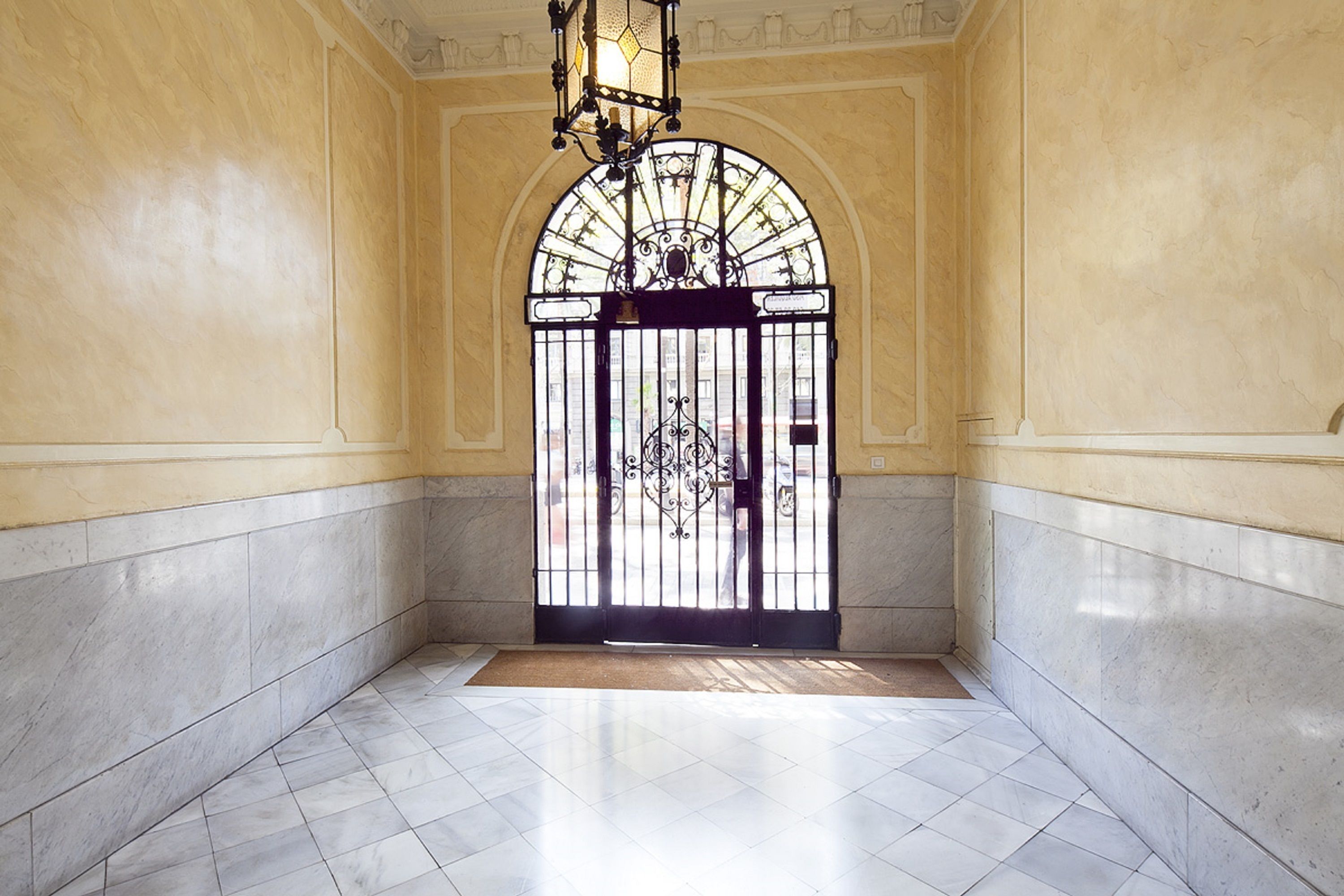 You Stylish Business Apartments