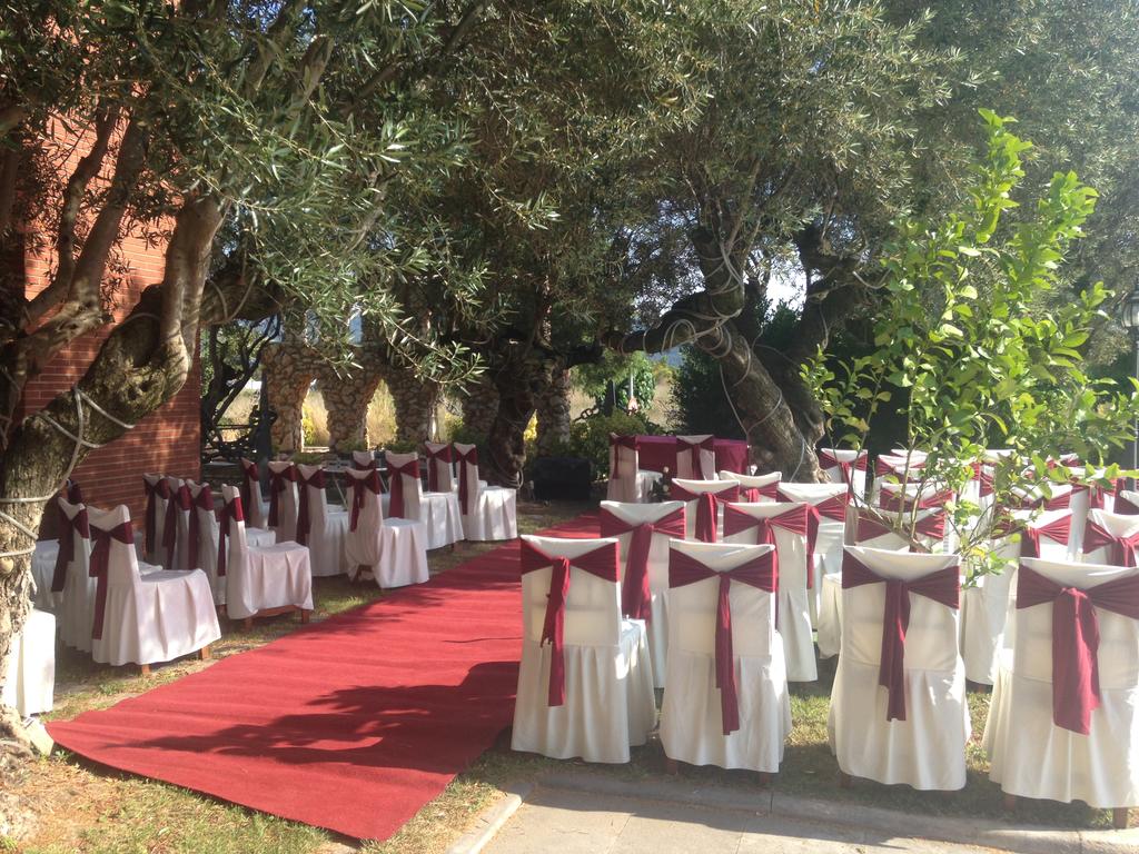 Les Torres Hotel & Hostal