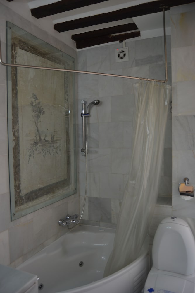 Antiguo Palacio De Atienza