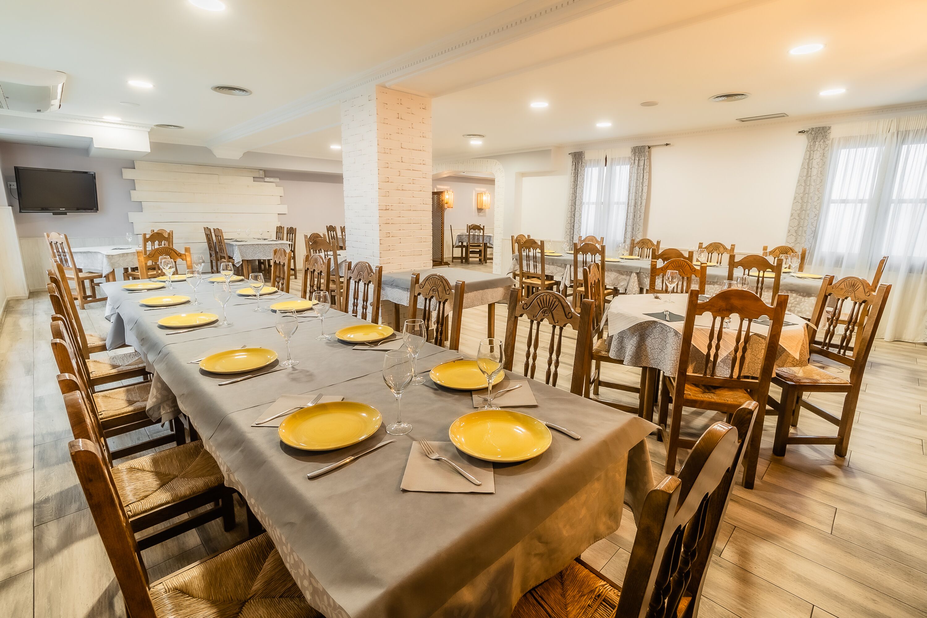 Hostal Restaurante El Bomba