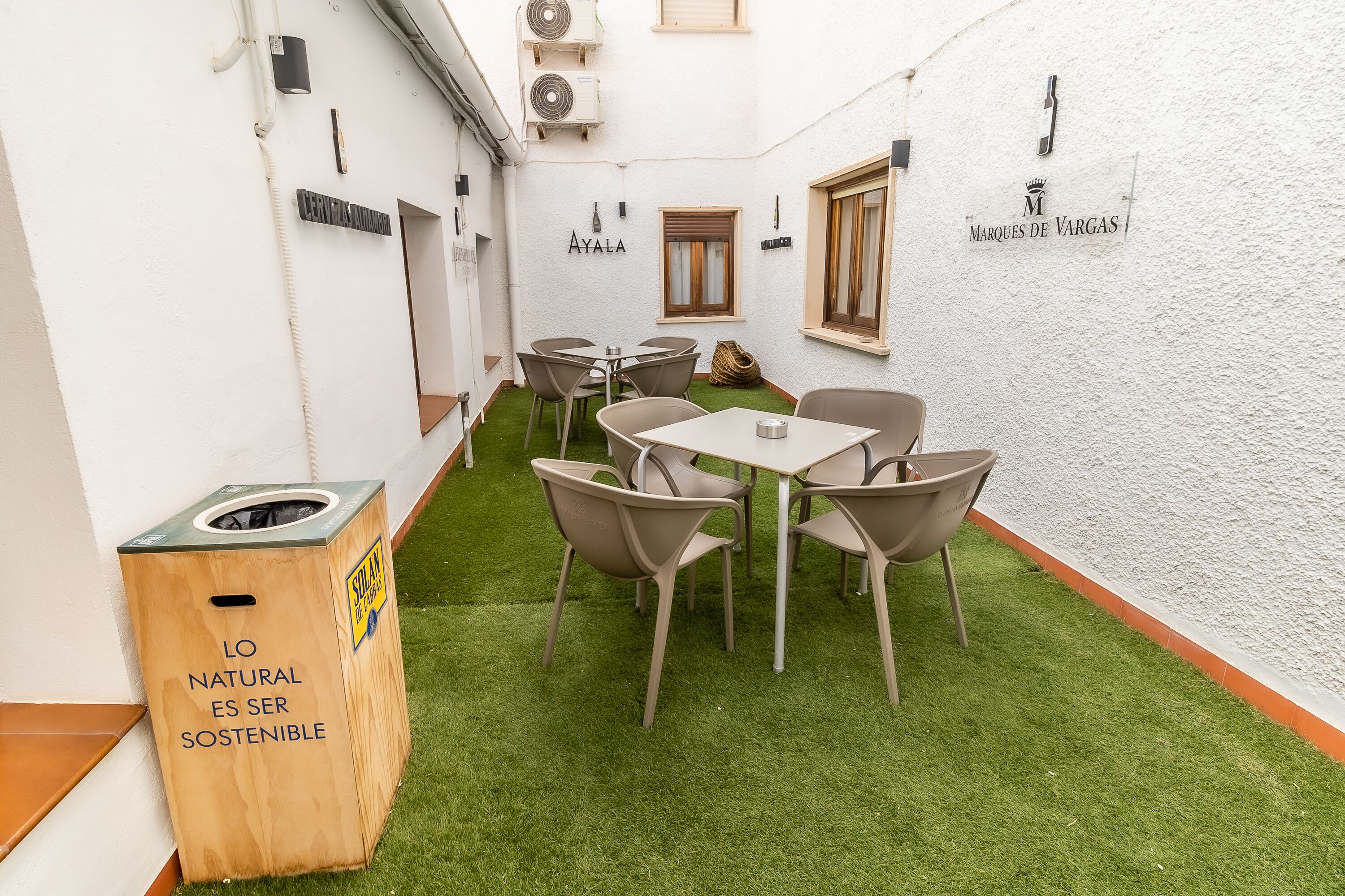 Hostal Restaurante El Bomba