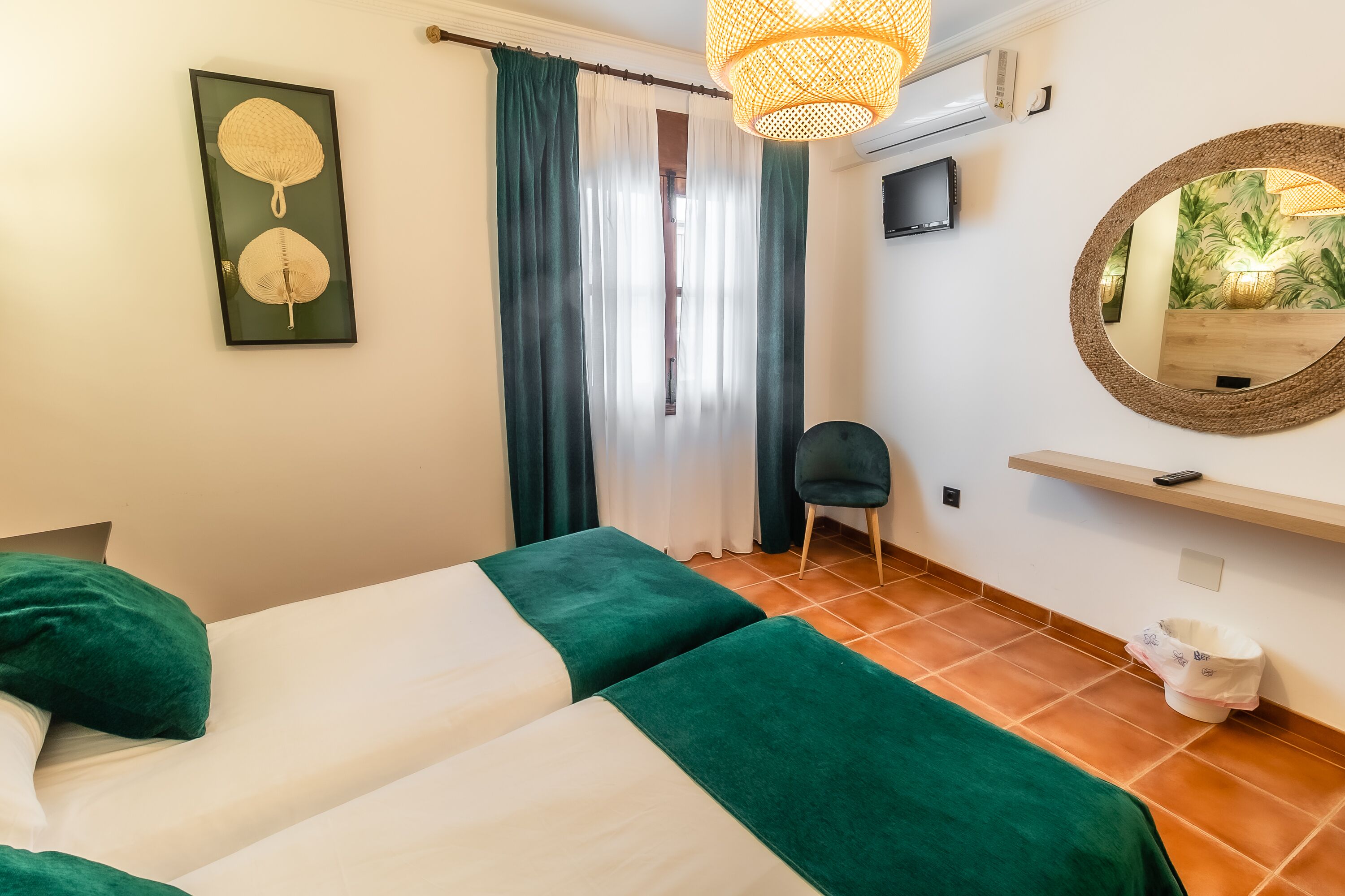 Hostal Restaurante El Bomba