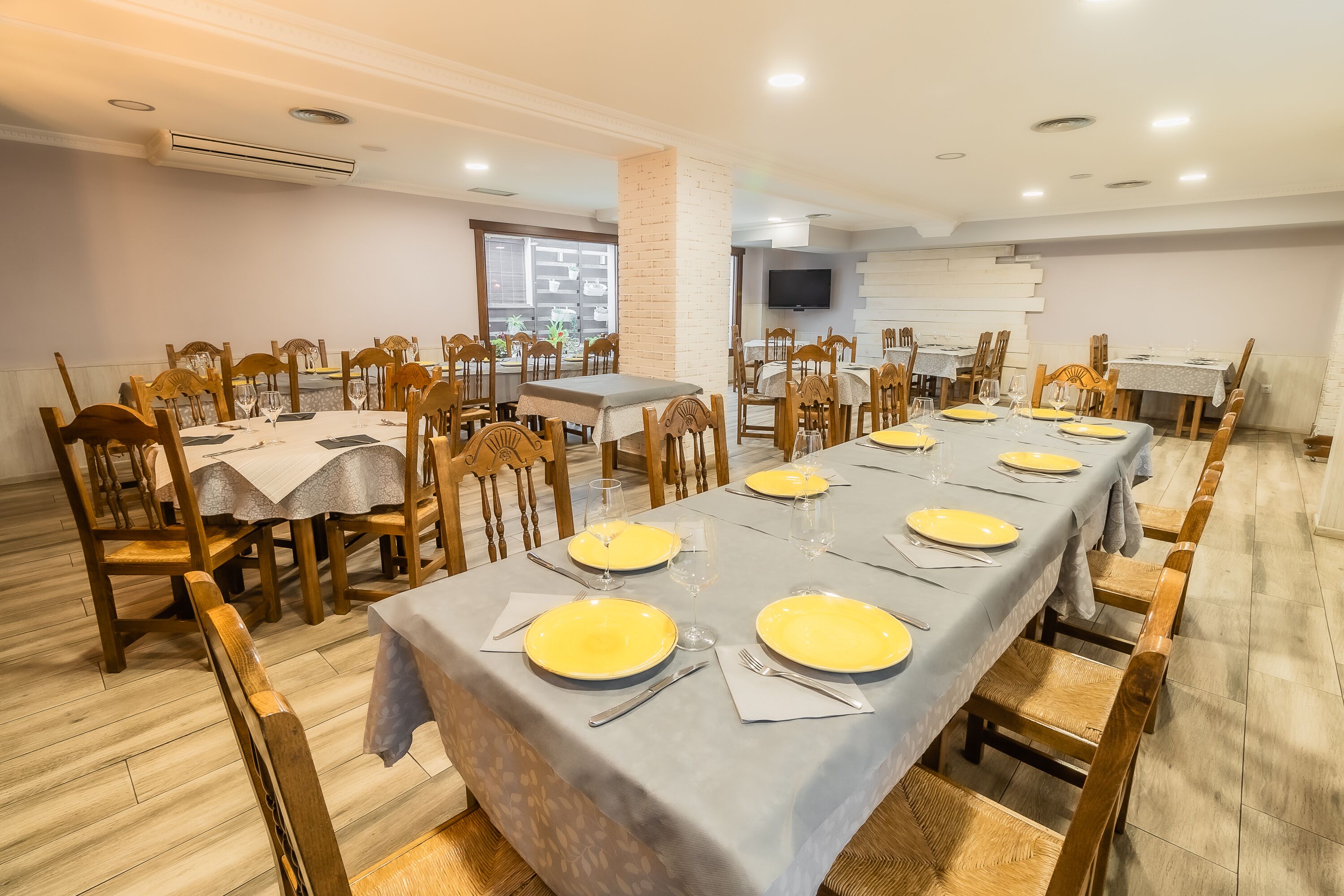 Hostal Restaurante El Bomba