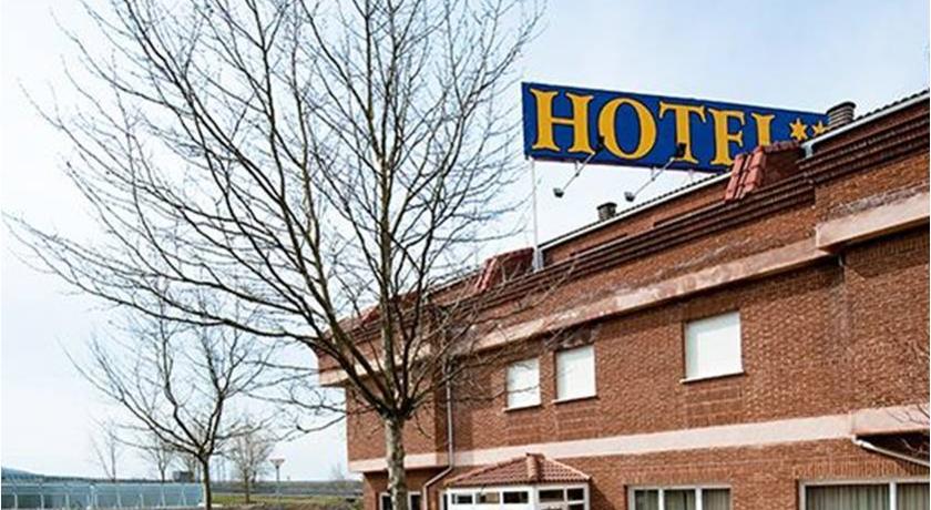 Hotel Area Serrano