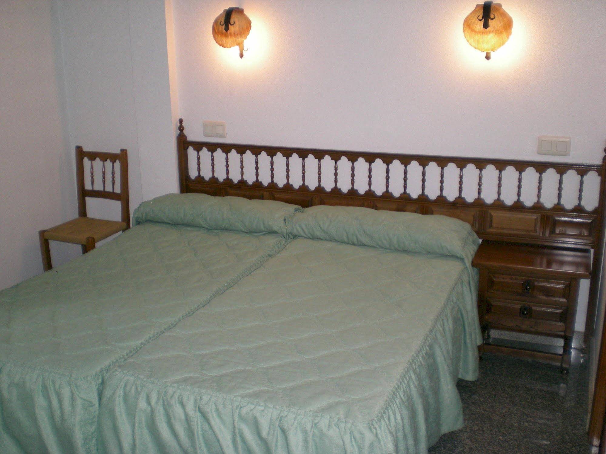 Hotel Puerta Romeros