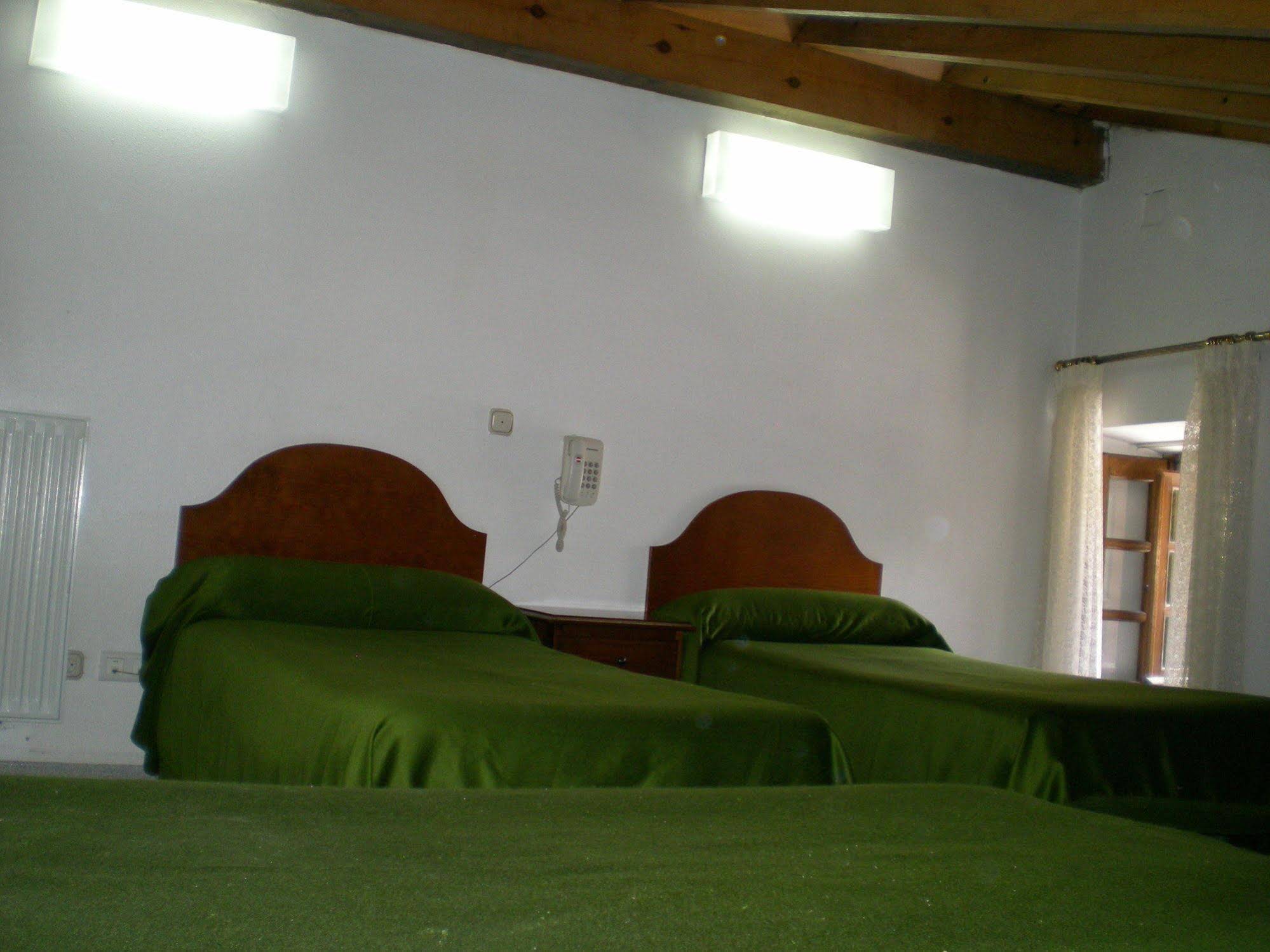 Hotel Puerta Romeros