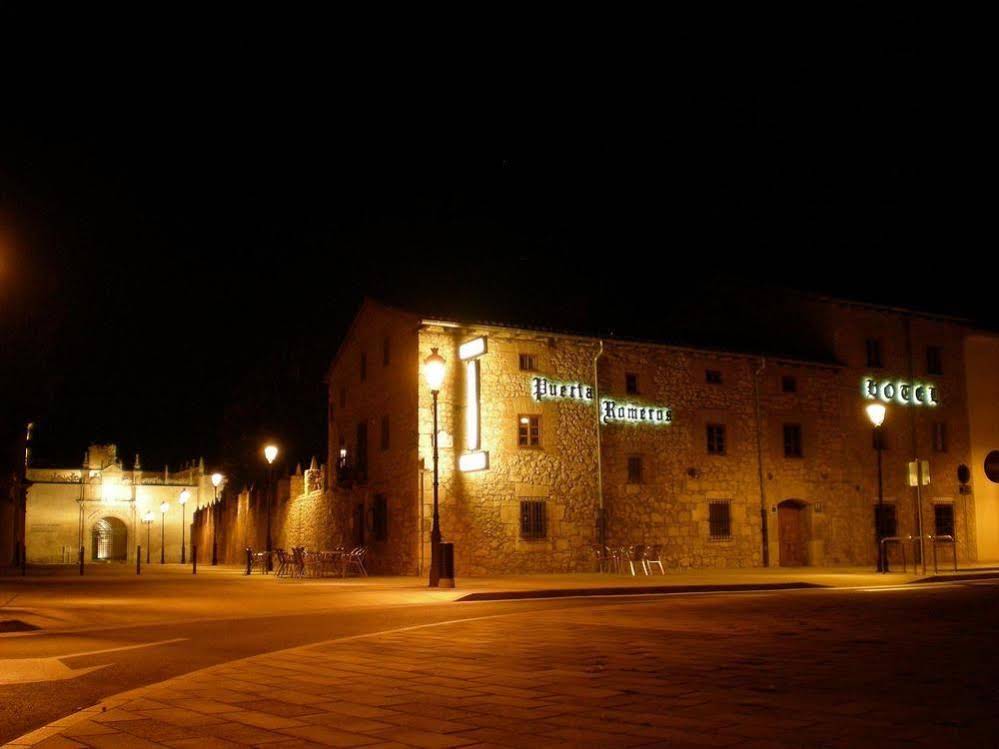 Hotel Puerta Romeros