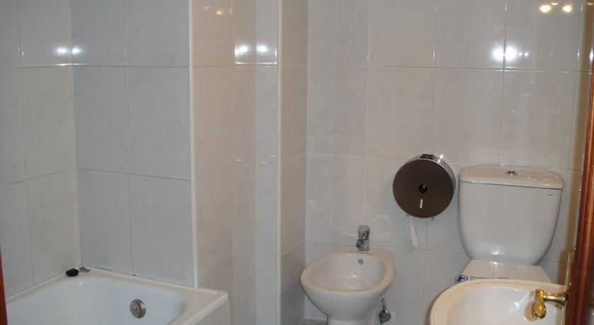 Hotel Hostal Uria
