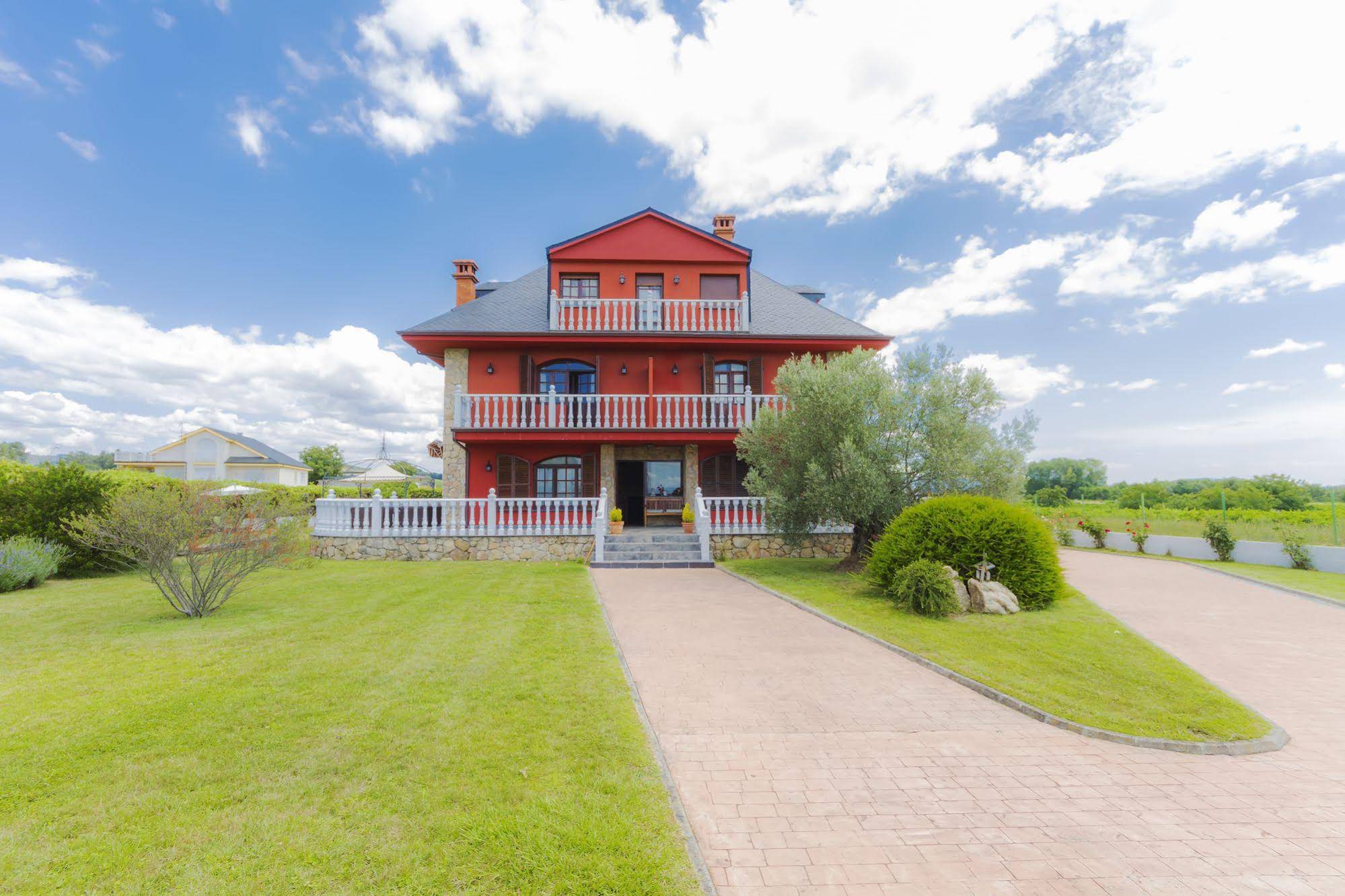 Hotel Rural Lacelo