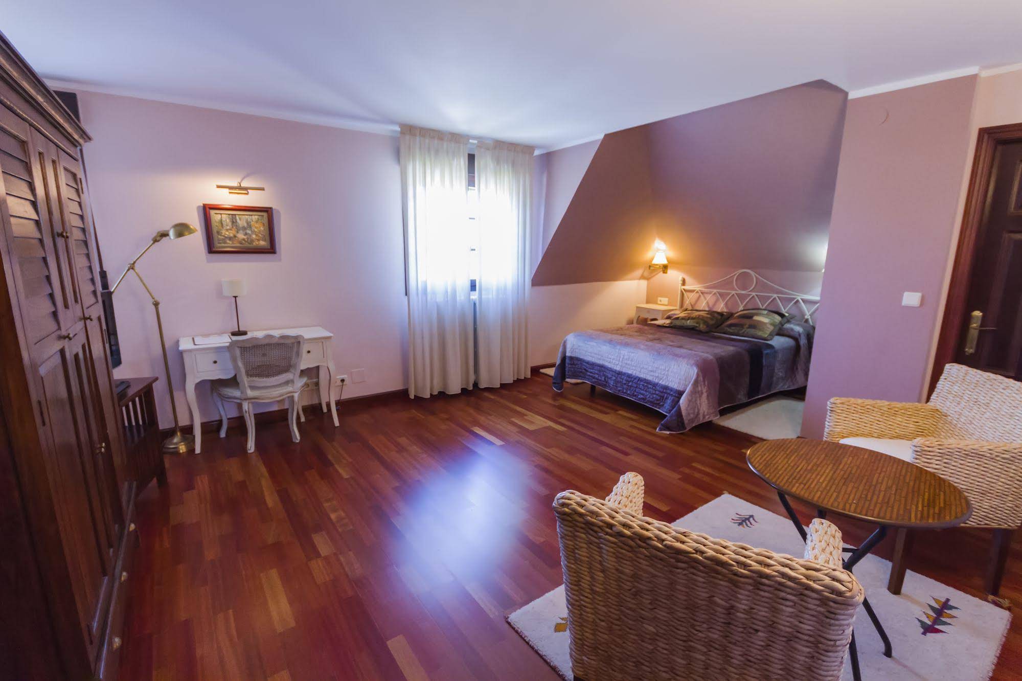 Hotel Rural Lacelo