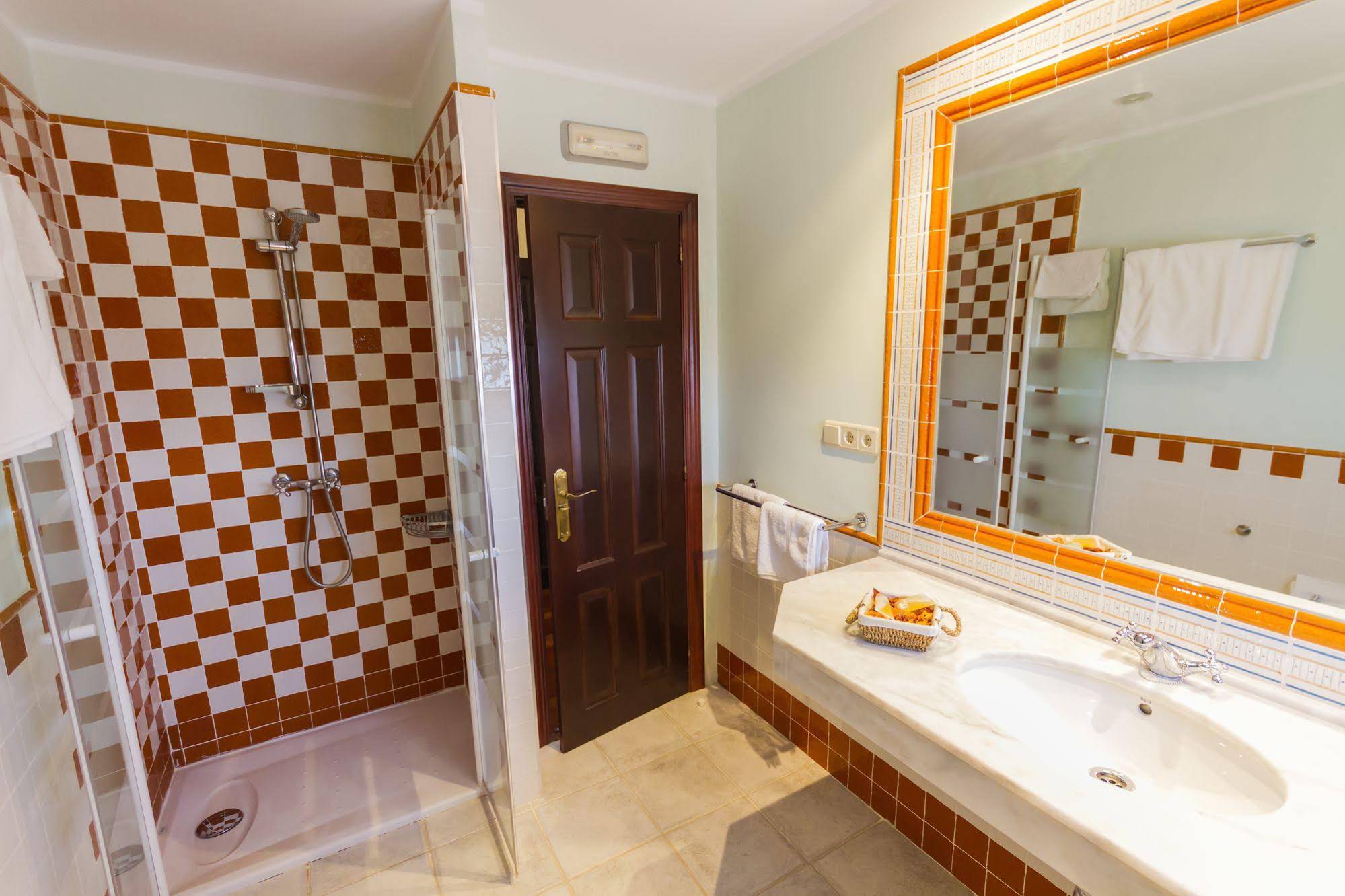 Hotel Rural Lacelo