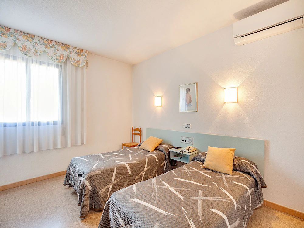 Hotel Blanc i Negre by OYO Rooms