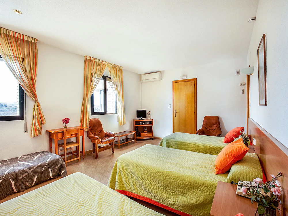 Hotel Blanc i Negre by OYO Rooms