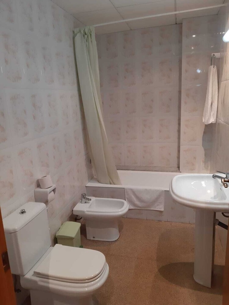 Hotel Blanc i Negre by OYO Rooms
