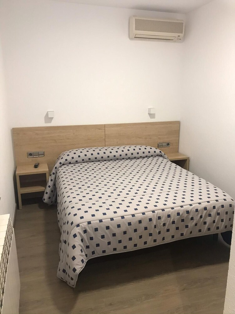 Hotel Blanc i Negre by OYO Rooms